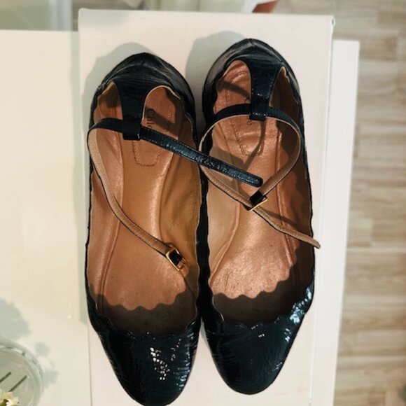 'Laurent' Ankle Strap Flat By Chloé - Picture 2 of 6